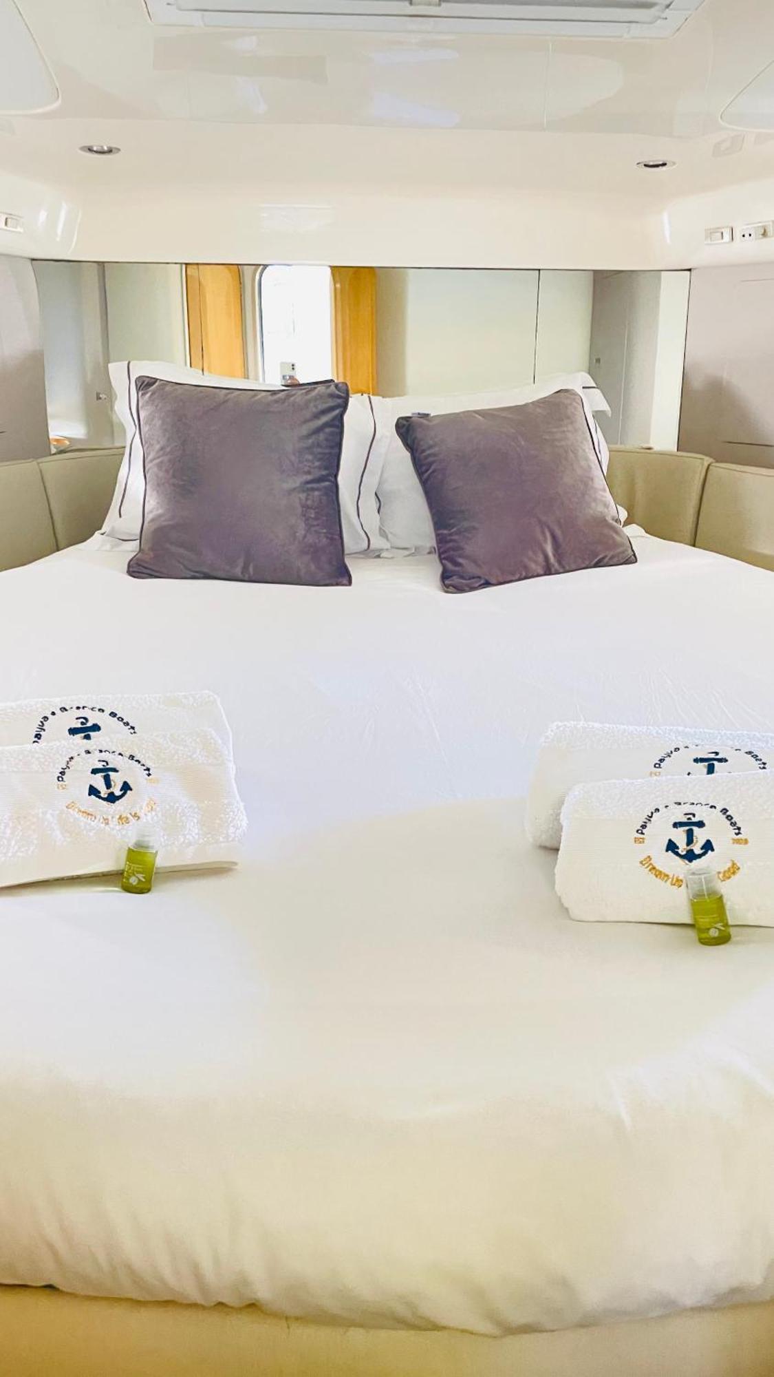 Payva & Branco Boats Iate Privado Em Cascais Hotel Buitenkant foto